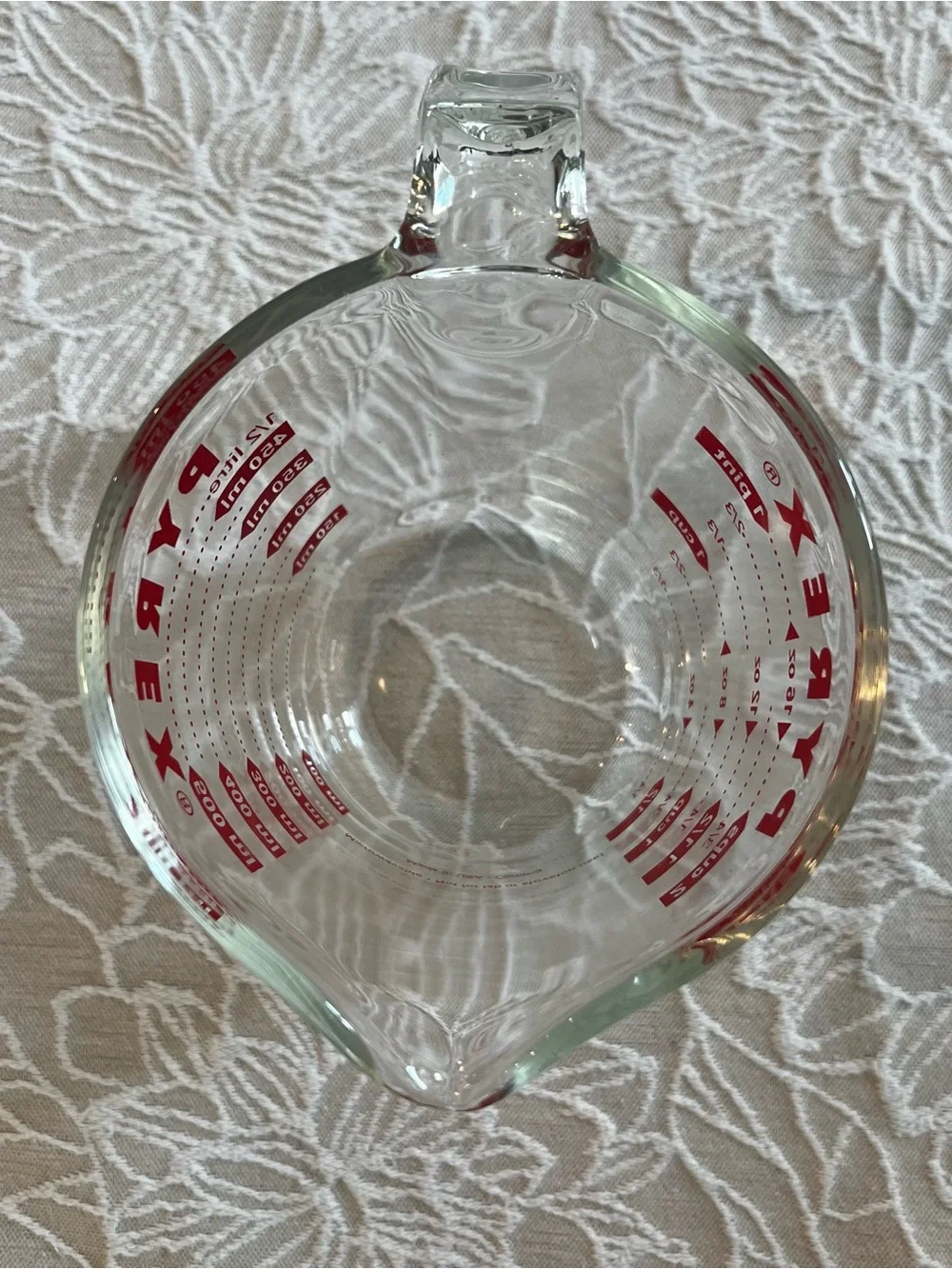 Vintage Pyrex Glass Measuring Cup (2cups)